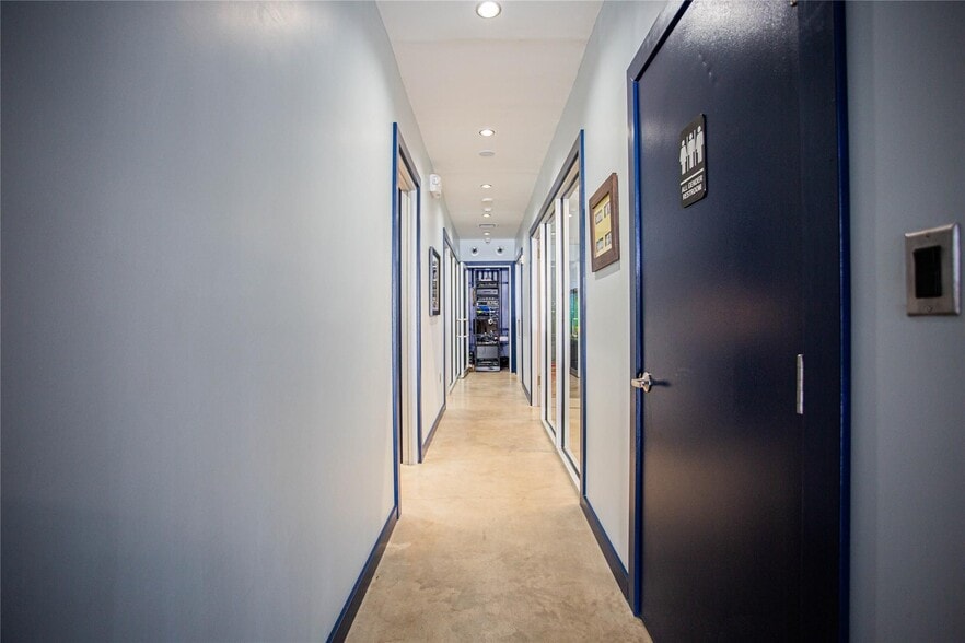 More Photos Of 200 Atlantic Ave, Oceanside Office For Sale