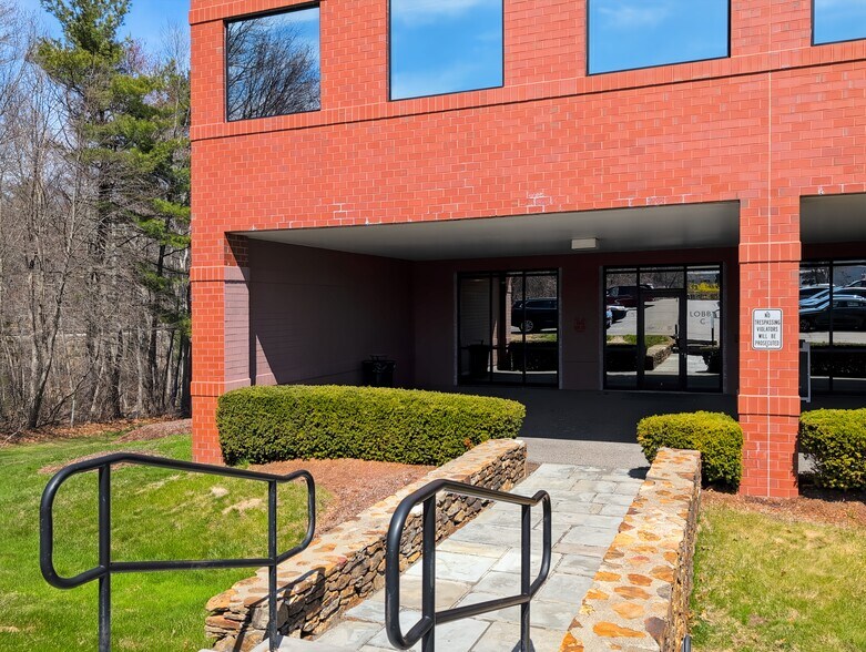 More Photos Of 35 Parkwood Dr, Hopkinton Office For Lease