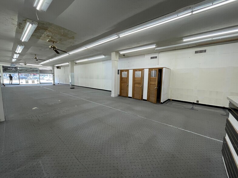 More Photos Of 704 Main Ave, Passaic Storefront For Lease