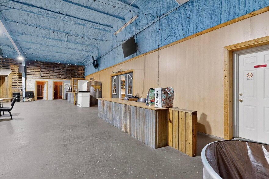 More Photos Of 700 E Main St, Richland Warehouse For Sale