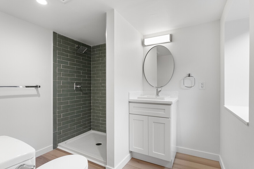 More Photos Of 418 Dewey St, Oregon City Multifamily For Sale