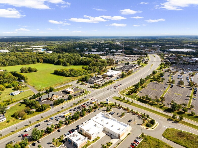More Photos Of 1036 Warrenton Rd, Fredericksburg General Retail For Lease