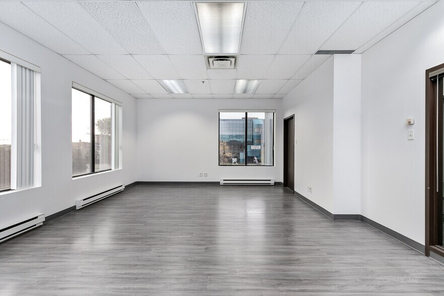 More Photos Of 315 Rue Macdonald, St-Jean Office For Lease