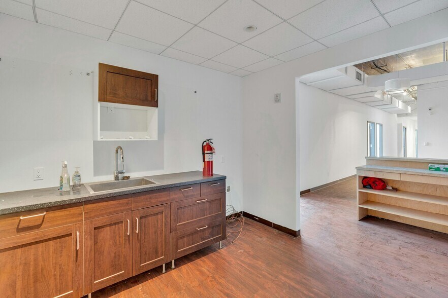 More Photos Of 535-547 W 45th St, New York Loft Creative Space For Lease