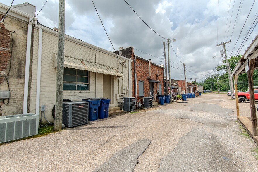 More Photos Of 126 E Main St, Adamsville Storefront For Sale