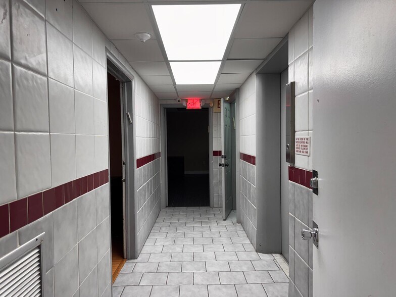 More Photos Of 1880 NE 163rd St, North Miami Beach Medical For Sale