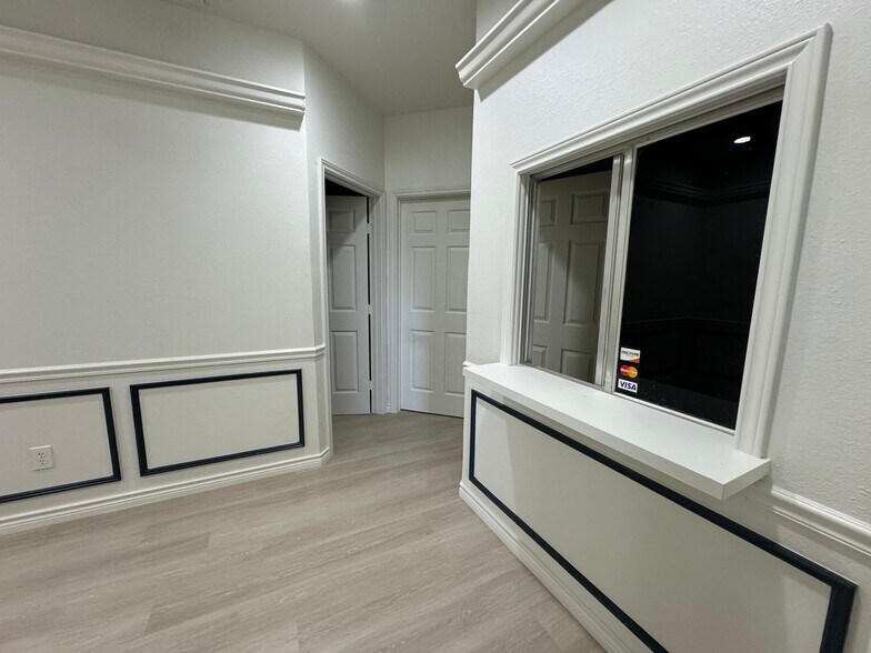 More Photos Of 3606 Marvin D Love Fwy, Dallas Medical For Lease
