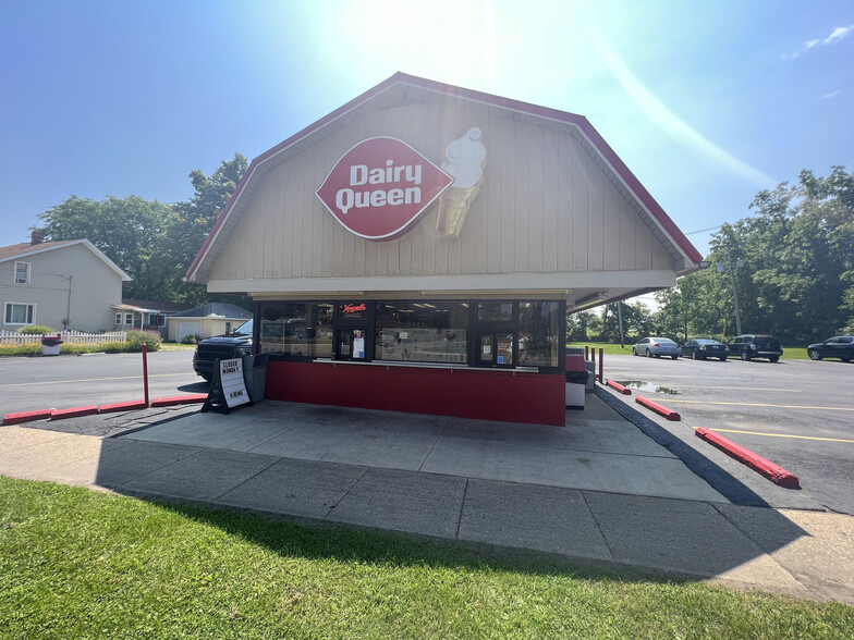 Primary Photo Of 145 E Chicago St, Quincy Restaurant For Sale