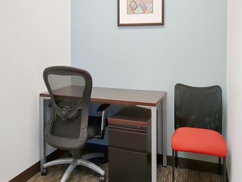 More Photos Of 603-690 Saint George Square Ct, Winston-Salem Coworking Space