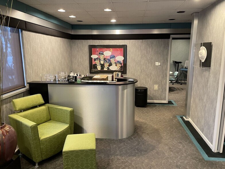 More Photos Of 816 S Hamilton St, Saginaw Office For Sale