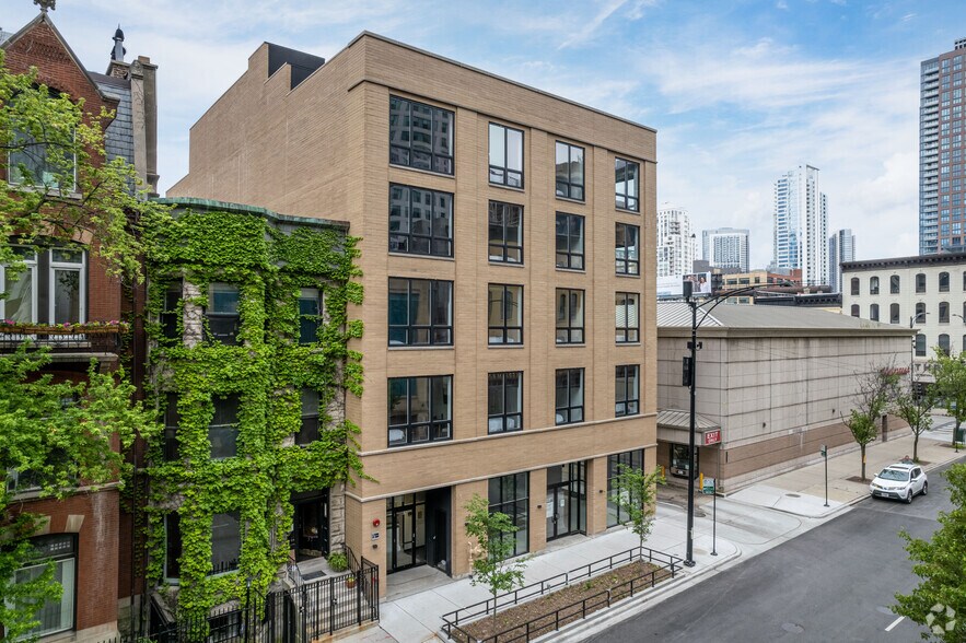 More Photos Of 61 W Erie St, Chicago Apartments For Lease