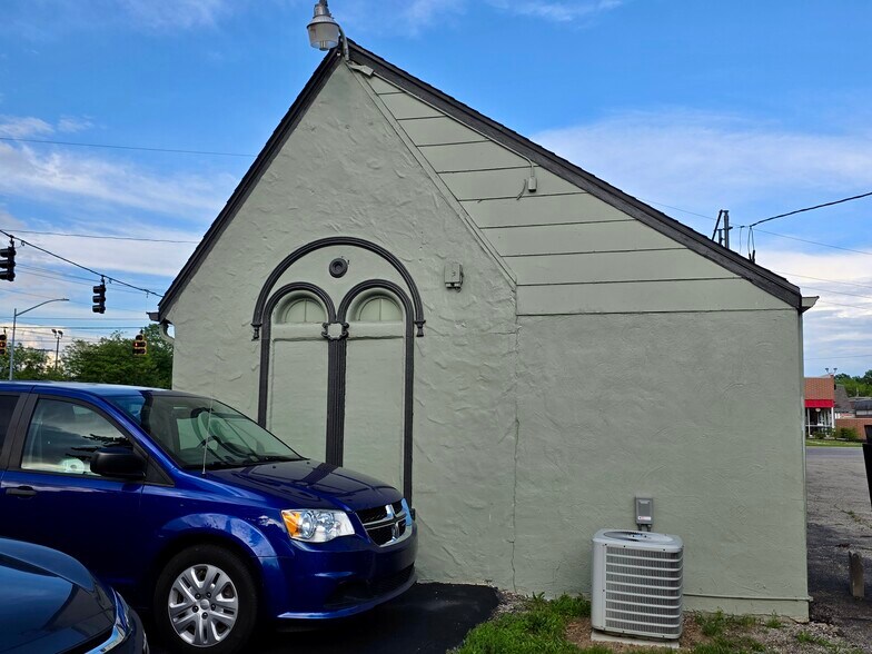 More Photos Of 972 Patterson Rd, Dayton Freestanding For Sale