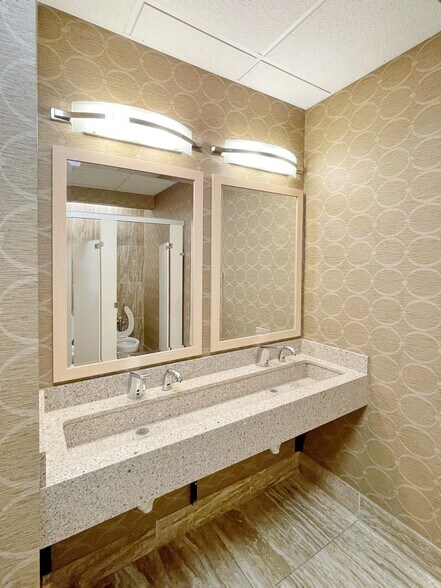 More Photos Of 1281 Murfreesboro Pike, Nashville Unknown For Lease