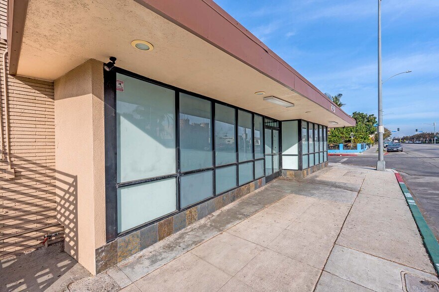 More Photos Of 1941 Atlantic Ave, Long Beach Convenience Store For Sale
