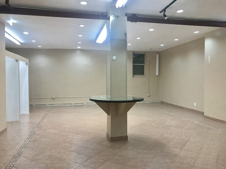 More Photos Of 3189 Steinway St, Astoria Storefront Retail Office For Lease