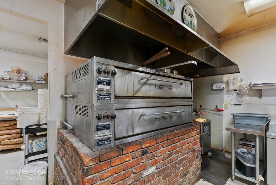 More Photos Of 52574 Highway 97, La Pine Restaurant For Sale