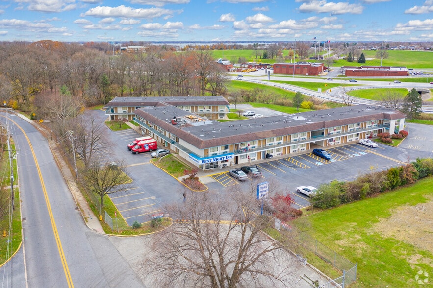 More Photos Of 1200 West Ave, New Castle Hotel For Sale