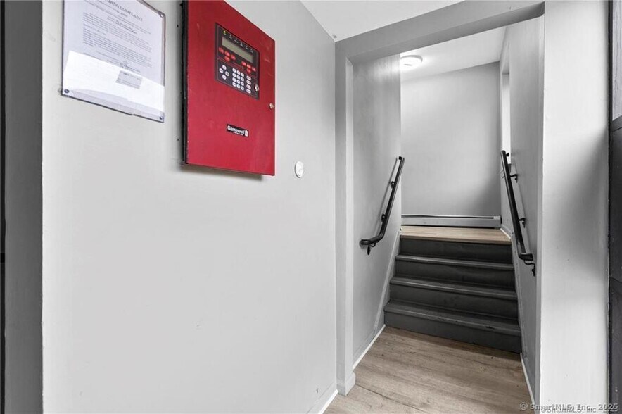 More Photos Of 36 Huntington St, Hartford Apartments For Sale