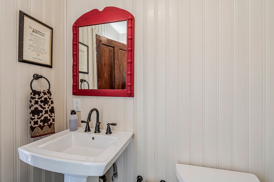 More Photos Of 602 W K St, Benicia Freestanding For Sale