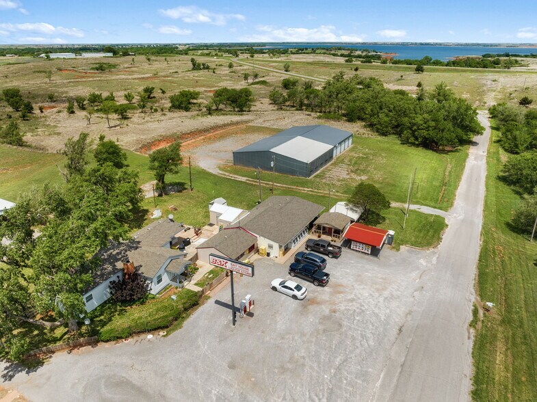 More Photos Of 10277 N 2130 Rd, Foss Convenience Store For Sale