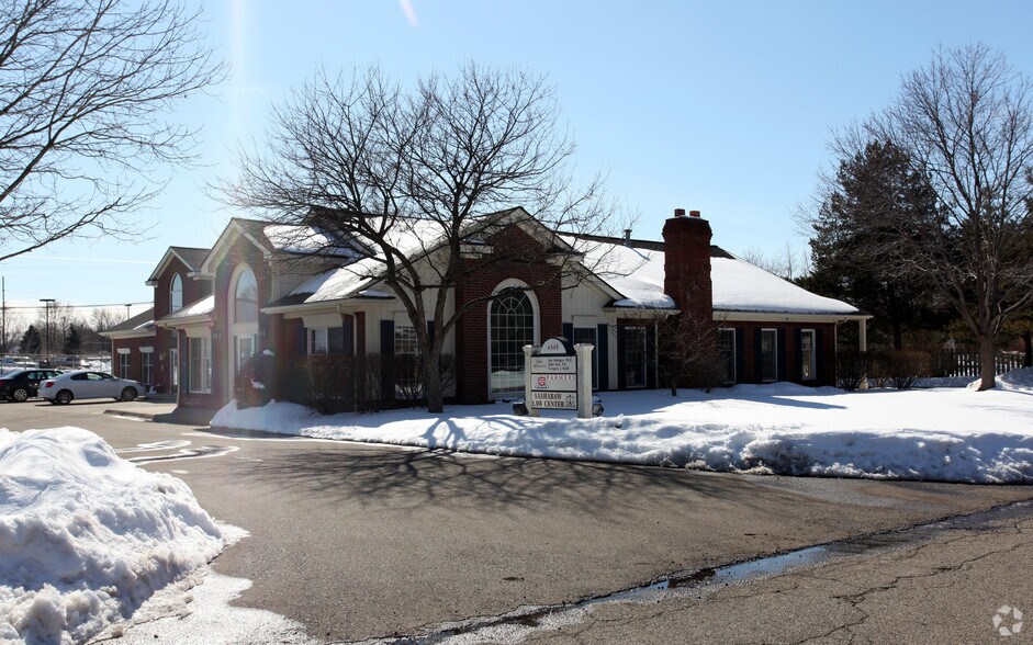 More Photos Of 4345 Meigs Ave, Waterford Office For Lease