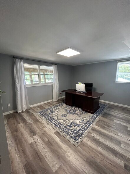 More Photos Of 6703 Massachusetts Ave, New Port Richey Showroom For Sale