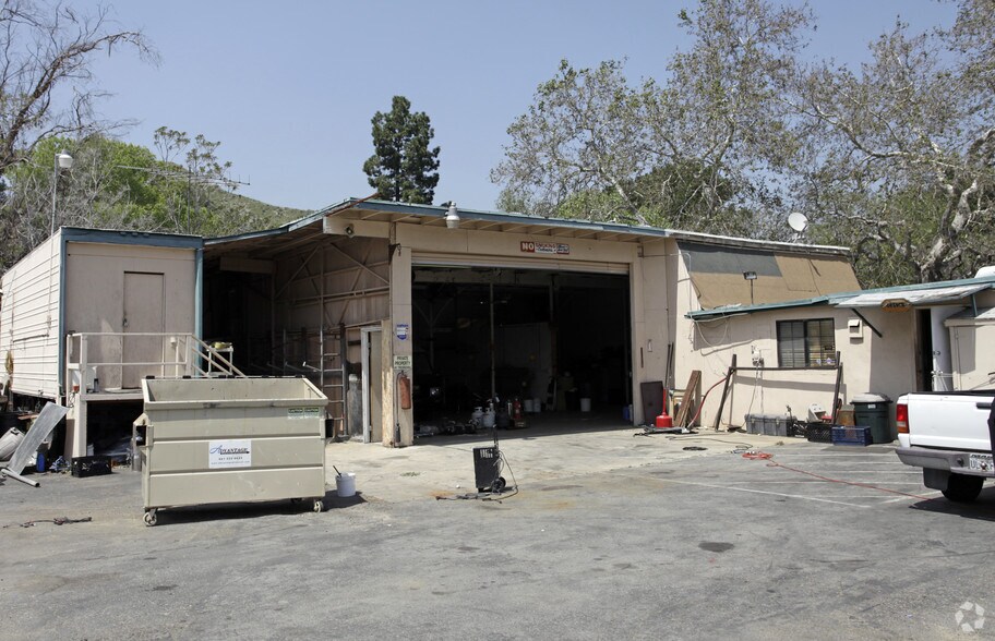 More Photos Of 16805 Sierra Hwy, Canyon Country Warehouse For Sale