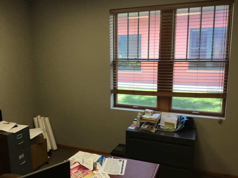 More Photos Of 5935 S 56th St, Lincoln Office For Lease