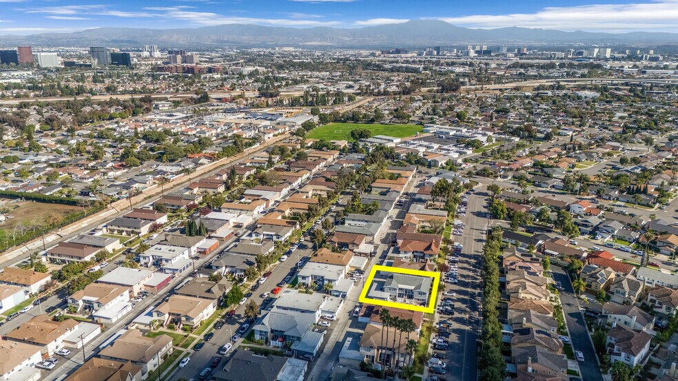 More Photos Of 1022 El Camino Dr, Costa Mesa Apartments For Sale