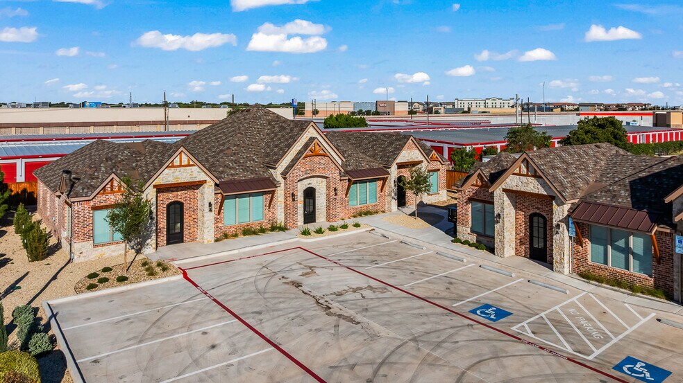 More Photos Of 206 Slide Rd, Lubbock Office For Lease