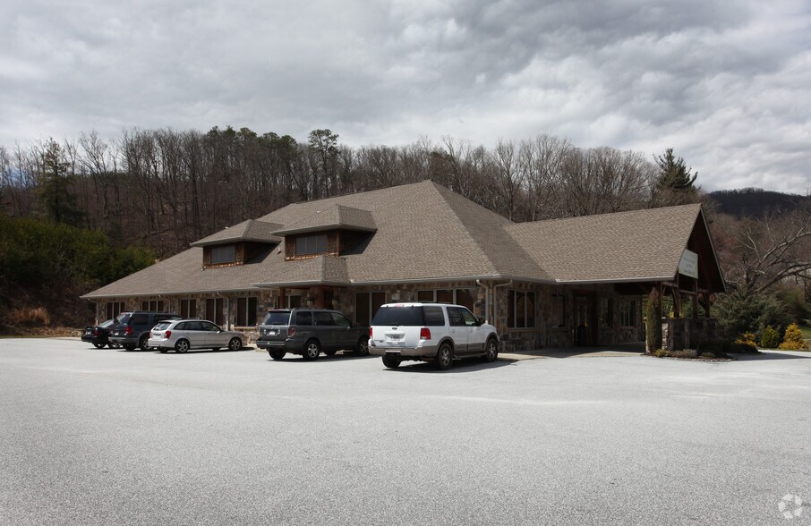 More Photos Of 773 N Main St, Clayton Medical For Lease