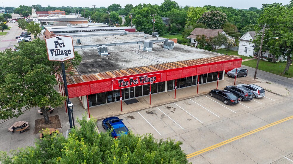 More Photos Of 200 N Main St, Duncanville Storefront Retail Office For Sale