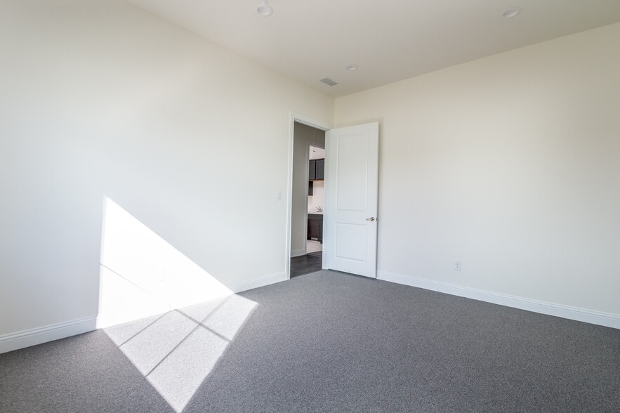 More Photos Of 2001 Auburn Hills Pky, McKinney Office For Lease