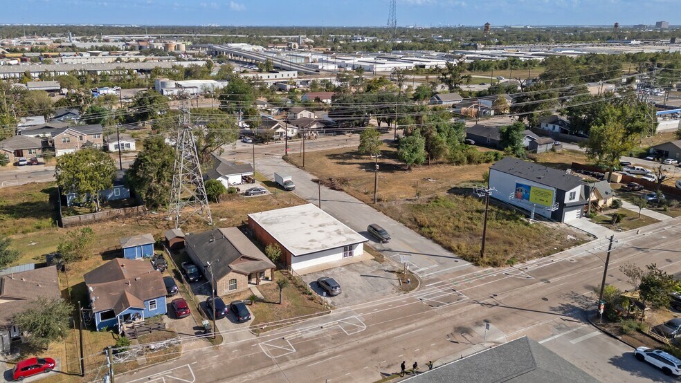 More Photos Of 3802 Hardy St, Houston Freestanding For Lease
