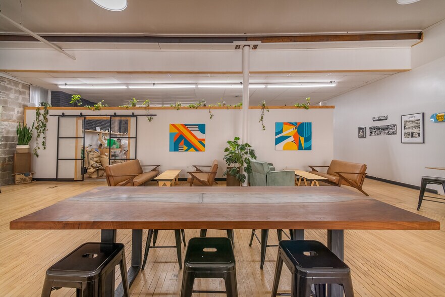 More Photos Of 105 S Main St, Ishpeming Restaurant For Sale