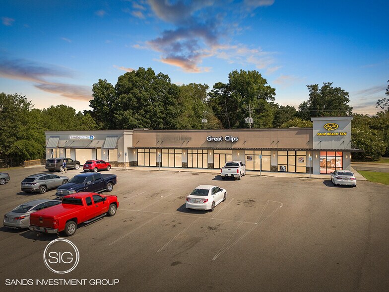 Primary Photo Of 200 N Airport Rd, Jasper Storefront For Sale