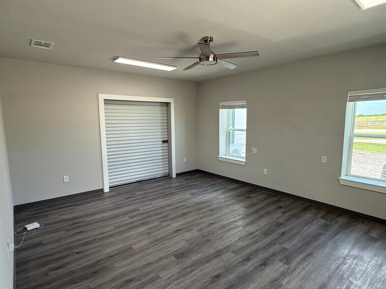 More Photos Of 8946 N FM 1417, Denison Warehouse For Lease