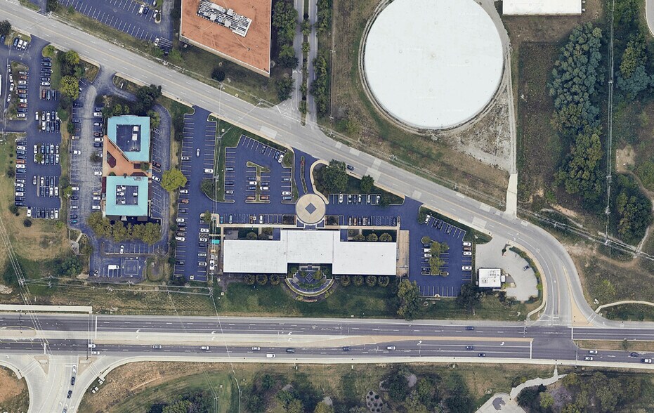 More Photos Of 9990 Old Olive Street Rd, Creve Coeur Office For Sale