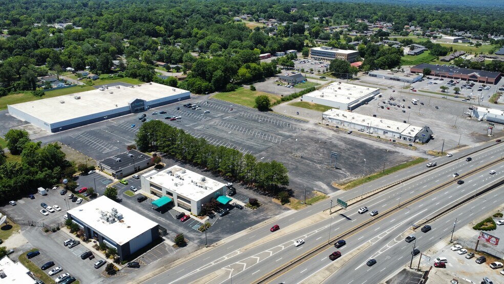 More Photos Of 1401 Memorial Pkwy NW, Huntsville Land For Sale