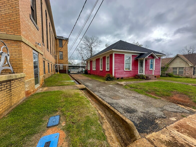 More Photos Of 247 S Barron St, Rusk Religious Facility For Sale