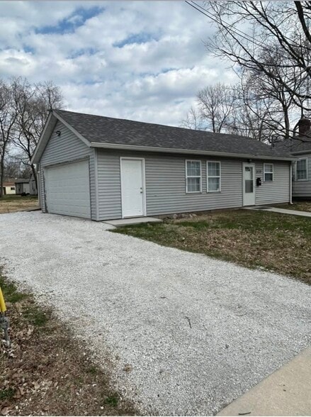 More Photos Of 1430 Congress St, Lafayette Office For Lease