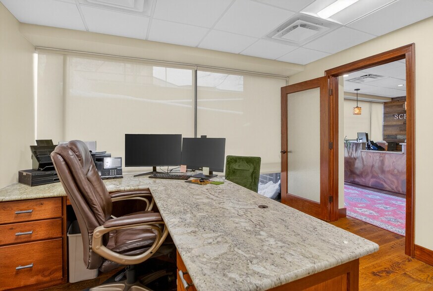 More Photos Of 750 Washington Rd, Mt Lebanon Apartments For Sale