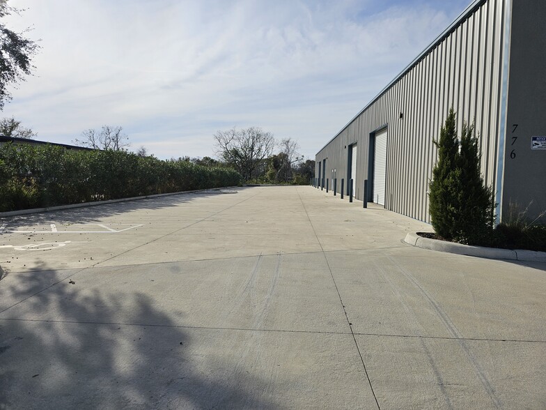 More Photos Of 776 business park blvd, Winter Garden Warehouse For Lease