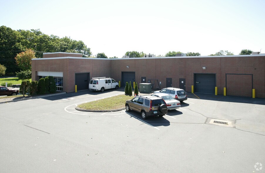 More Photos Of 204 W Newberry Rd, Bloomfield Research And Development For Lease