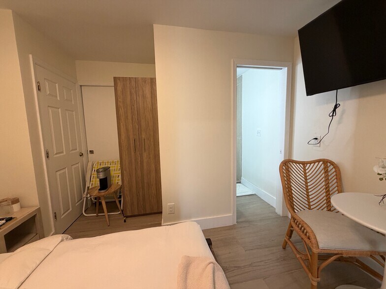 More Photos Of 2502 Tamarind Dr, Hutchinson Island Hotel For Sale