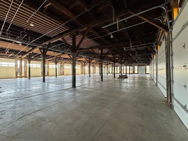 More Photos Of 207 Monroe St N, Hudson Warehouse For Sale