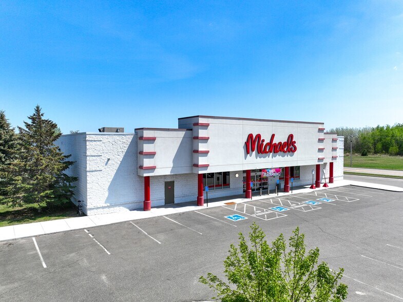 More Photos Of 7626 Clearwater Rd, Baxter Freestanding For Sale