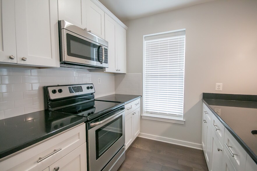 More Photos Of 3rd & Girard, Philadelphia General Retail For Sale