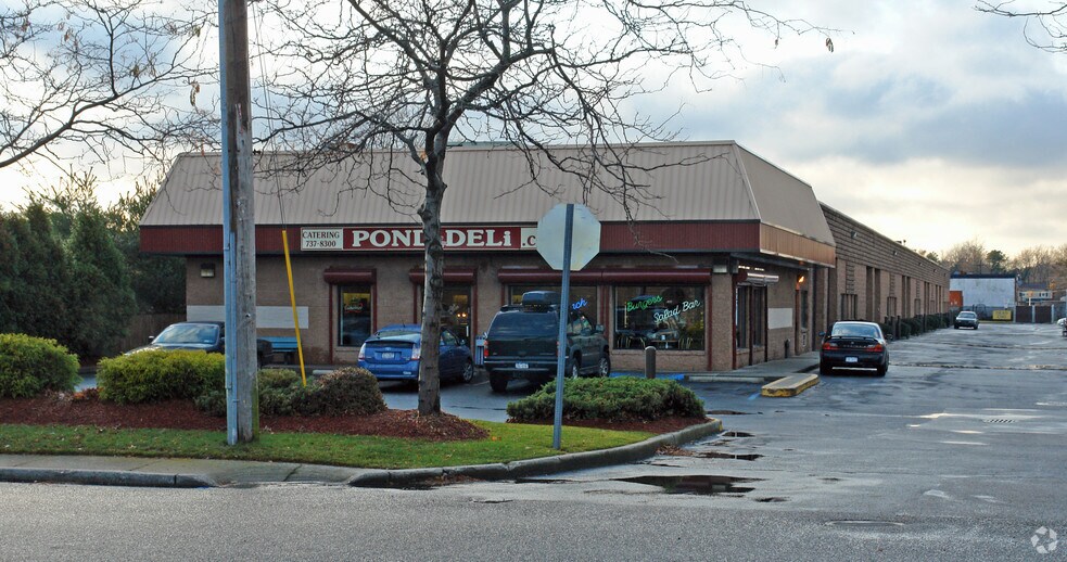 Primary Photo Of 2140 Pond Rd, Ronkonkoma Warehouse For Lease