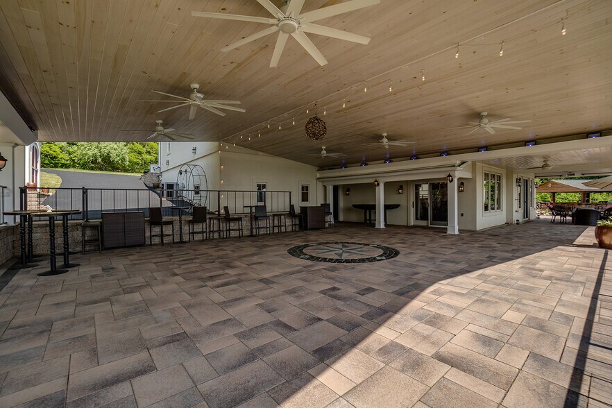 More Photos Of 3450 Esperanza Rd, Keuka Park Specialty For Sale